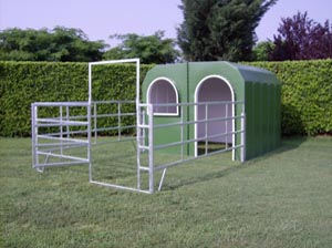 Üvegszálas házak lovak számára - Equibox